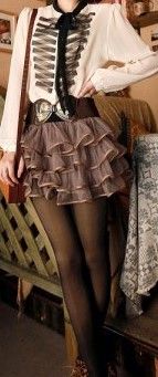 Short-saia de renda com babados